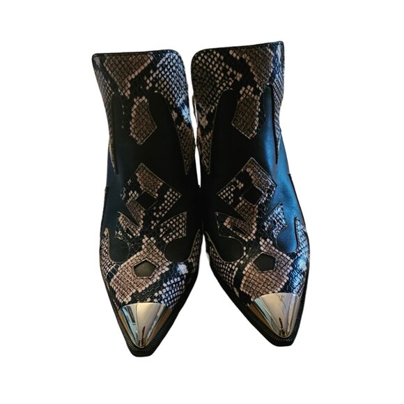 Women Gianni Bini snakeskin print pointed toe, chunk style heel dress boot - Picture 2 of 7